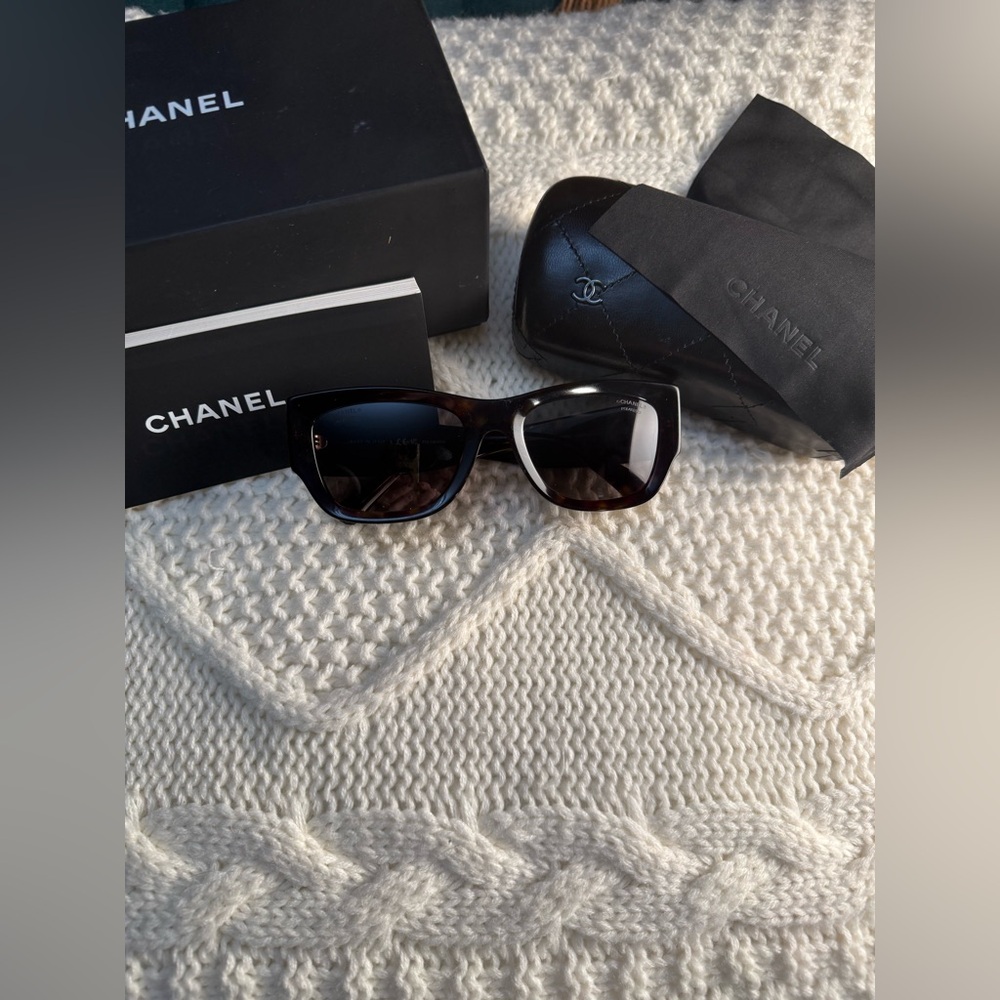CHANEL Elegant Black and Brown Sunglasses